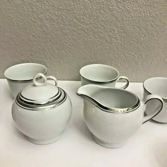 Royal Doulton Fine Platinum Collection Tea Set - Picture 2 of 4